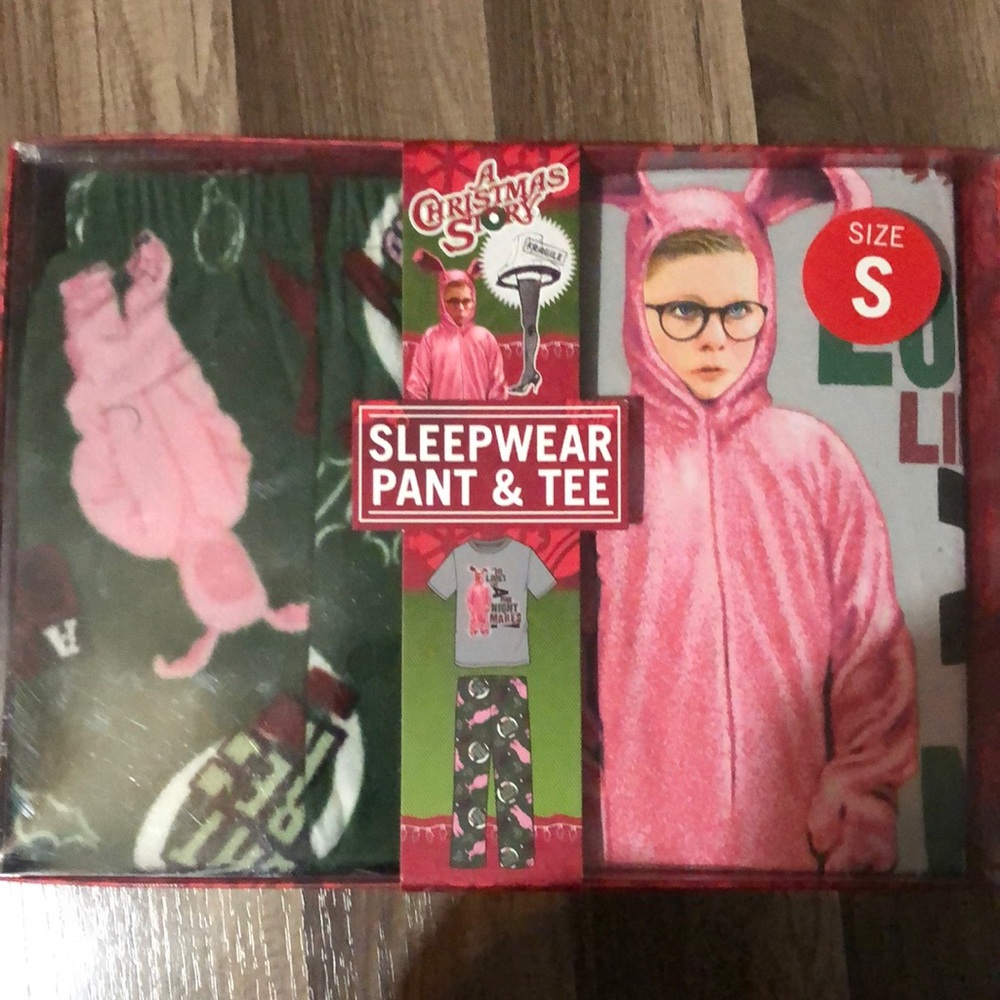 Adult small “A Christmas Story” pjs. Pants and shirt.